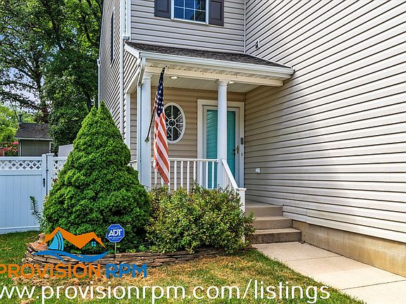 4th image of 618 Cypress Ln