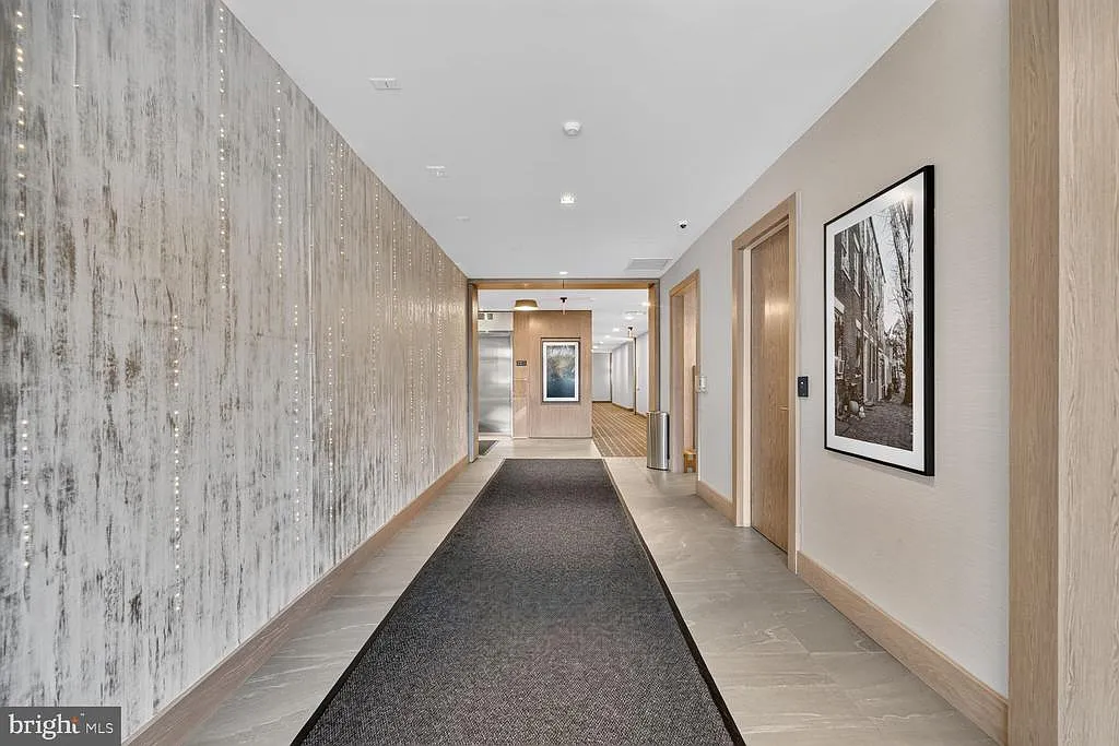 1 bed, 2.0 bath, 1193 sqft, $3,800 — Photo 3