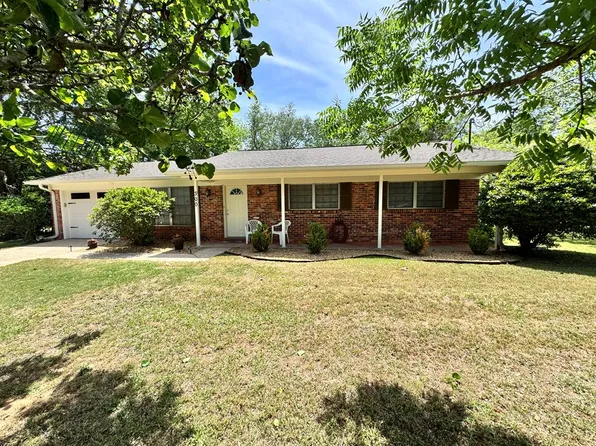 300 Whispering Pines St, Enterprise, AL 36330