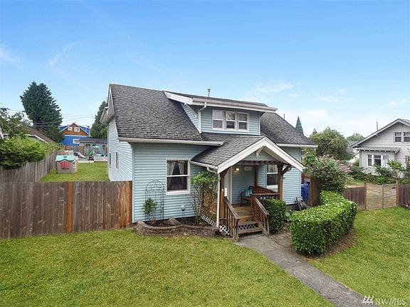 Offering 3 beds & 2 full baths this home lives much larger than it looks!