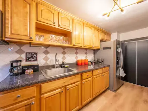 22-01 Zabriskie St, Jersey City, NJ