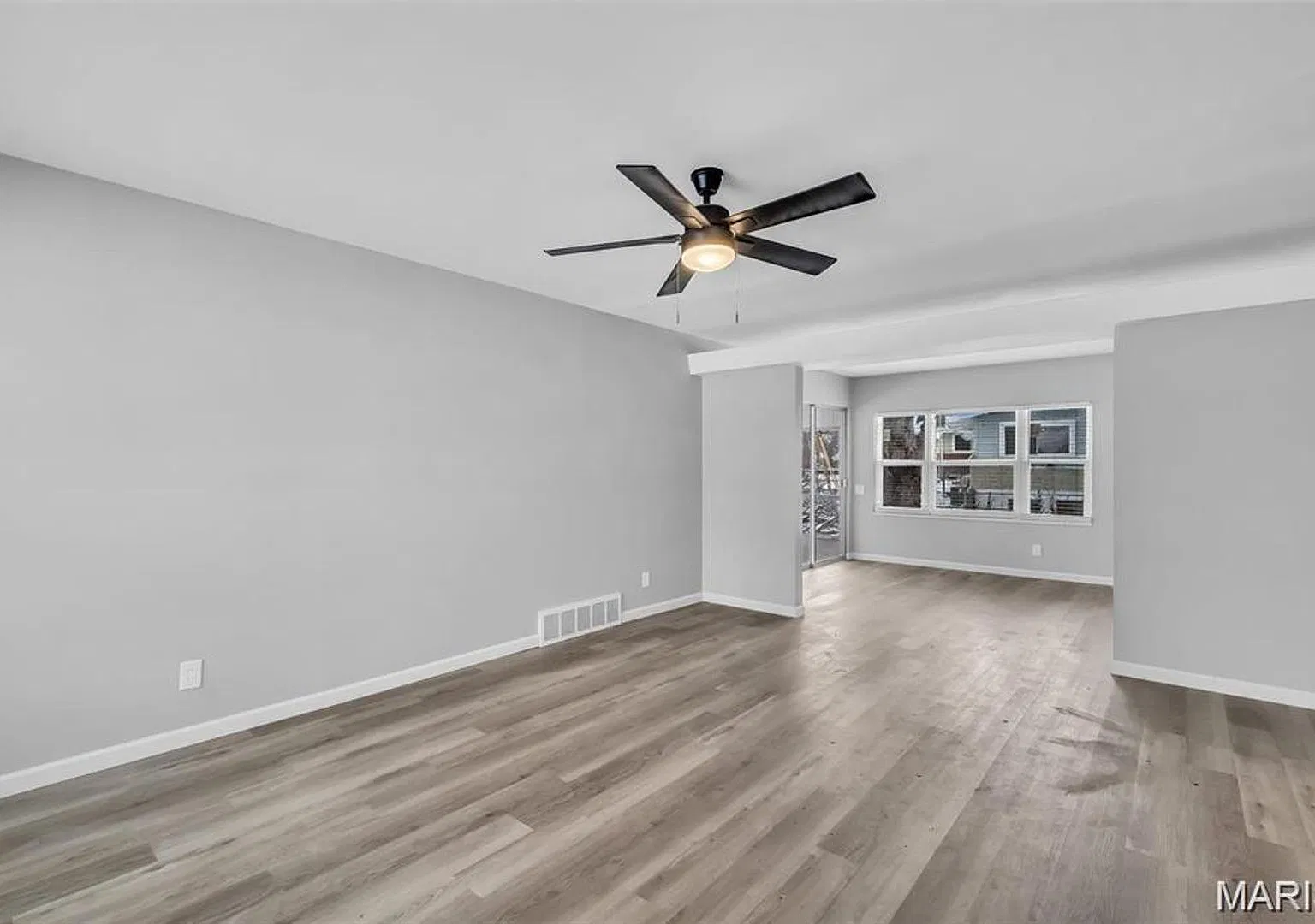 Beautifully remodeled ranch home — Photo 2