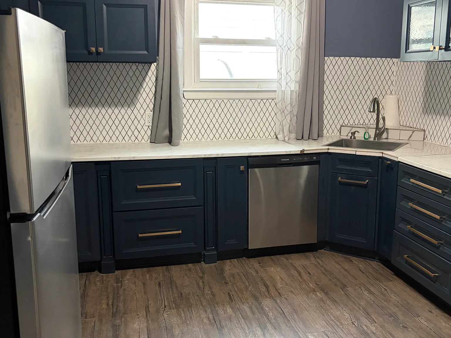 2211 Pierce Ave — Photo 4