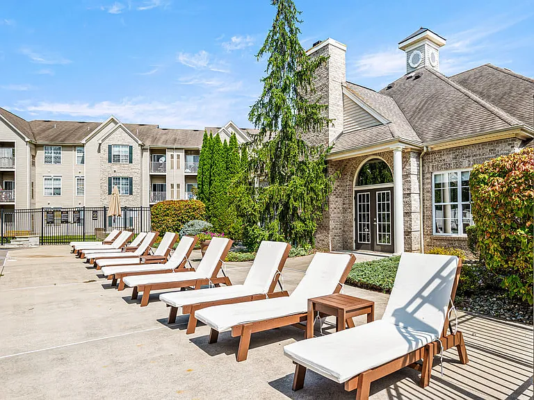 new-hampshire-commons-exteriors-and-amenities-12