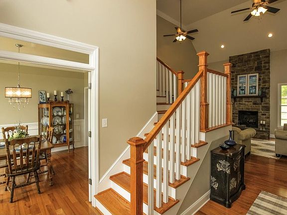 4th image of 125 Forest Ln