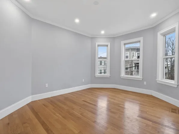 29 East St APT 2, Dorchester, MA 02122