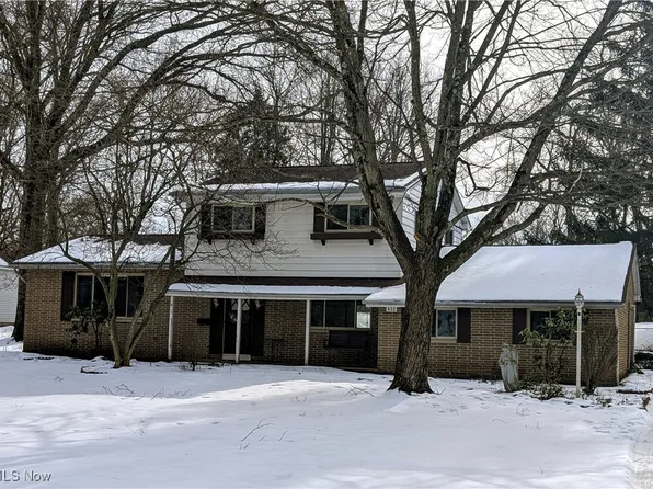 632 Center Rd, Akron, OH 44319