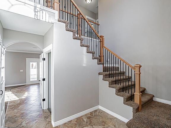 2nd image of 1801 Delaware Ct