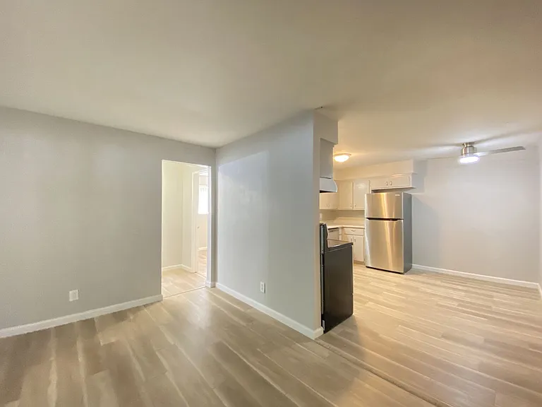 880 Conrad Ct — Photo 7