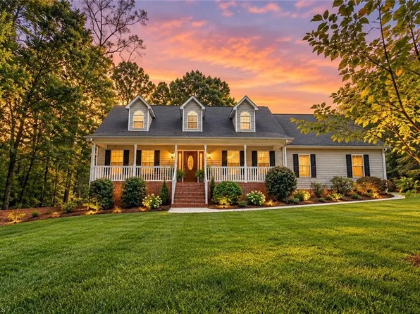 5805 Pine Hall Rd, Walkertown, NC 27052