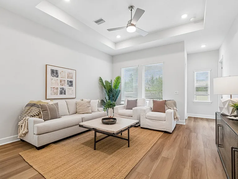 260 Sutton Dr — Photo 6