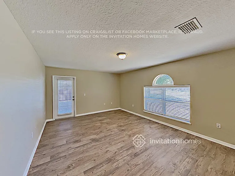 1806 Torrington Dr — Photo 4