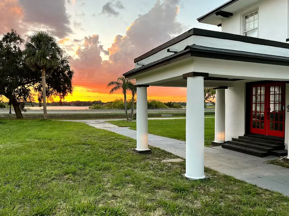 5 bed, 3045 sqft, $2,999 — Photo 4