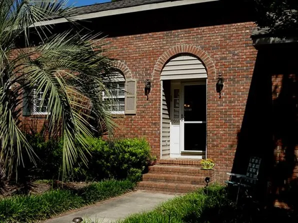 1066 Golf Villa Way, Summerton, SC 29148