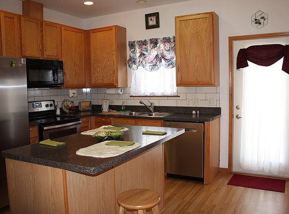 5th image of 2931 N Natoma Ave Unit 3