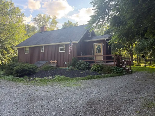 110 Pleasure Valley Ln, Slippery Rock, PA 16057