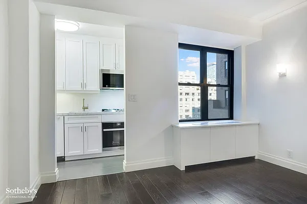 Rented by Sotheby's International Realty | media 33