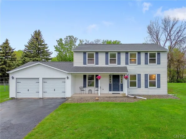416 Mallard Dr, Camillus, NY 13031