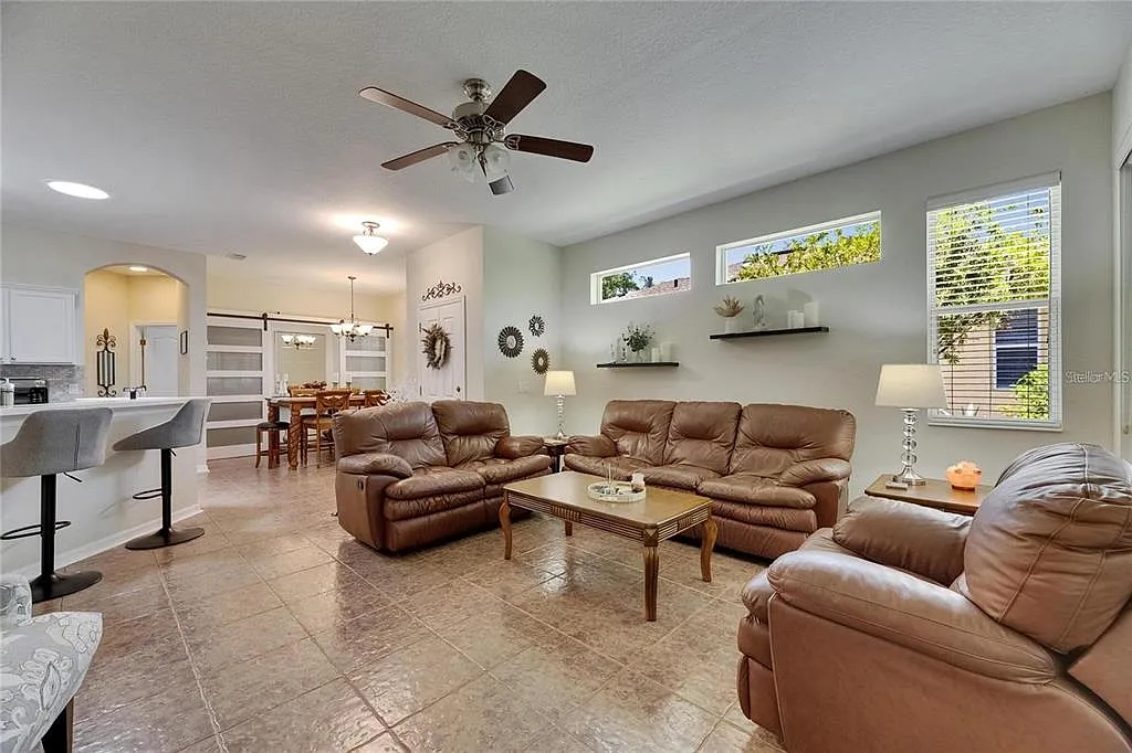 2 bed, 2.0 bath, 1414 sqft, $2,000 — Photo 4