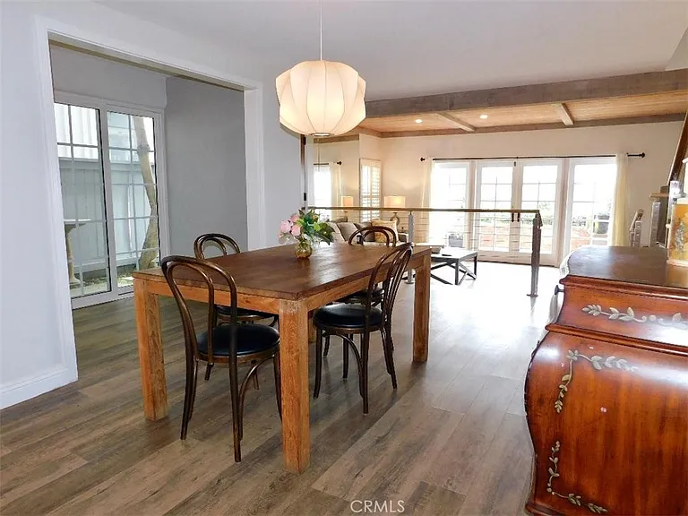 814 Cliff Dr — Photo 9