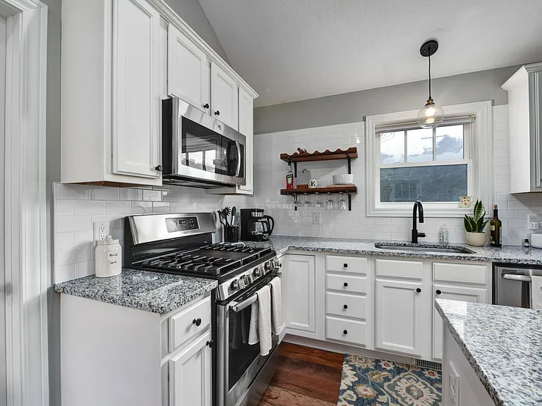 6309 Bridge Ave — Photo 4