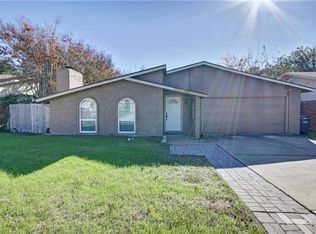 4100 Dogwood Ln, Fort Worth, TX 76137