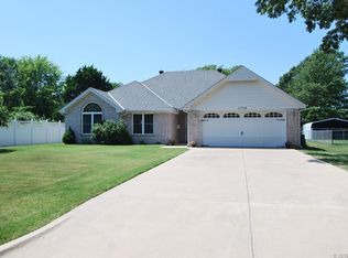 1719 S Madison Blvd, Bartlesville, OK 74006