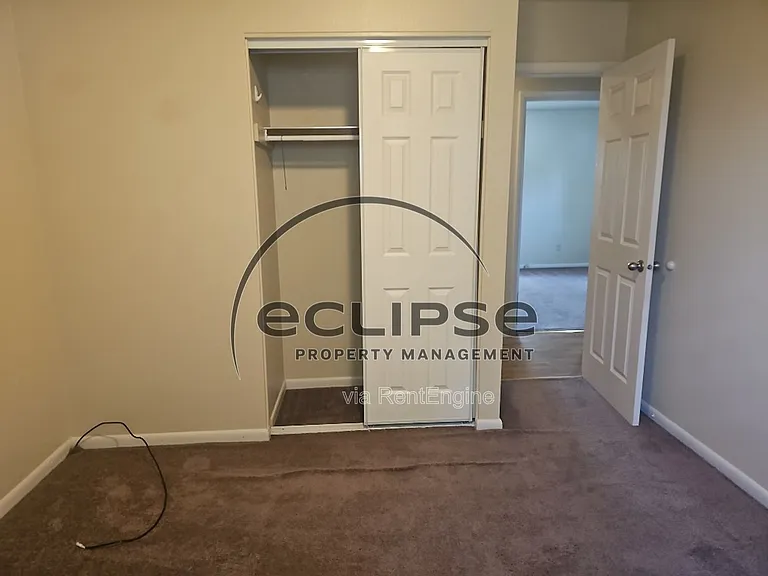 717 Lee Dr — Photo 16