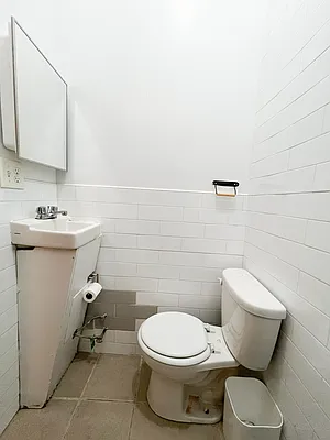 Rented by Avenues Real Estate | media 16