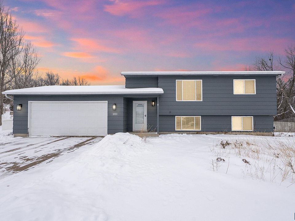 1st image of 1001 N Homestead Cir