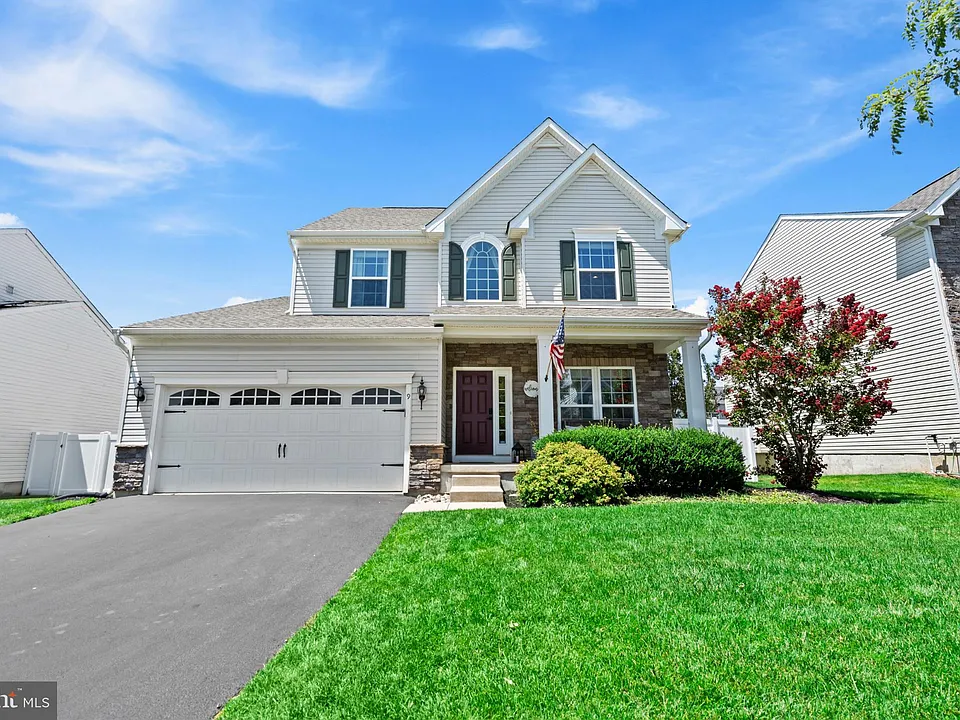 9 Bayberry Way