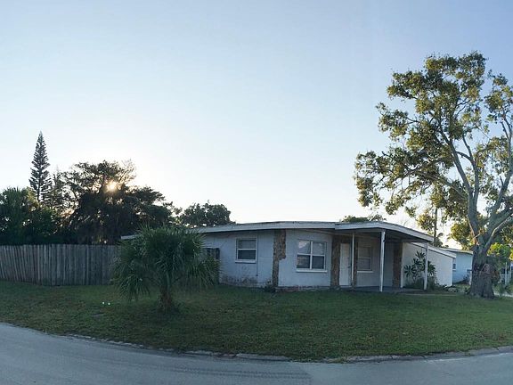 3rd image of 1545 Hillcrest Dr