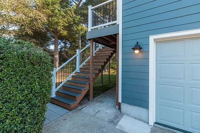 2346 NW Keel Ave — Photo 8