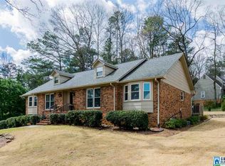 1330 Anglewood Dr, Vestavia, AL 35216