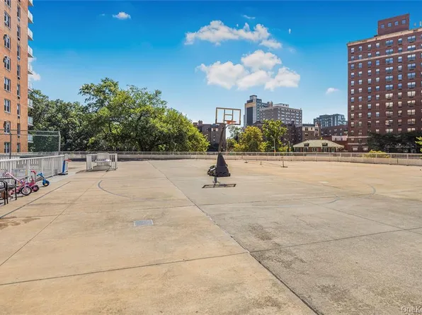 3725 Henry Hudson Parkway West image 21 of 27