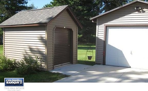 Garage & storage shed