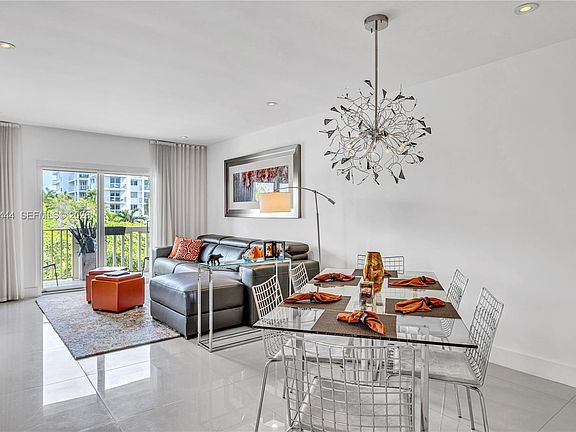 5th image of 1120 99th St APT 302