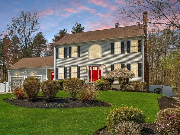 275 Whippoorwill Dr, Raynham, MA 02767