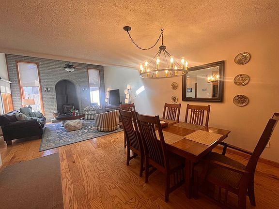 2nd image of 732 W Aaron Dr