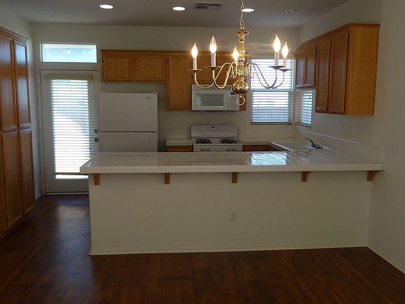 5th image of 25330 Cole St