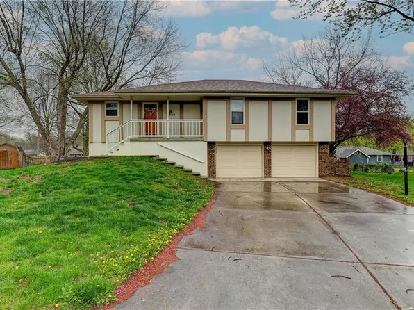 1308 SE Alice Ct, Blue Springs, MO 64014