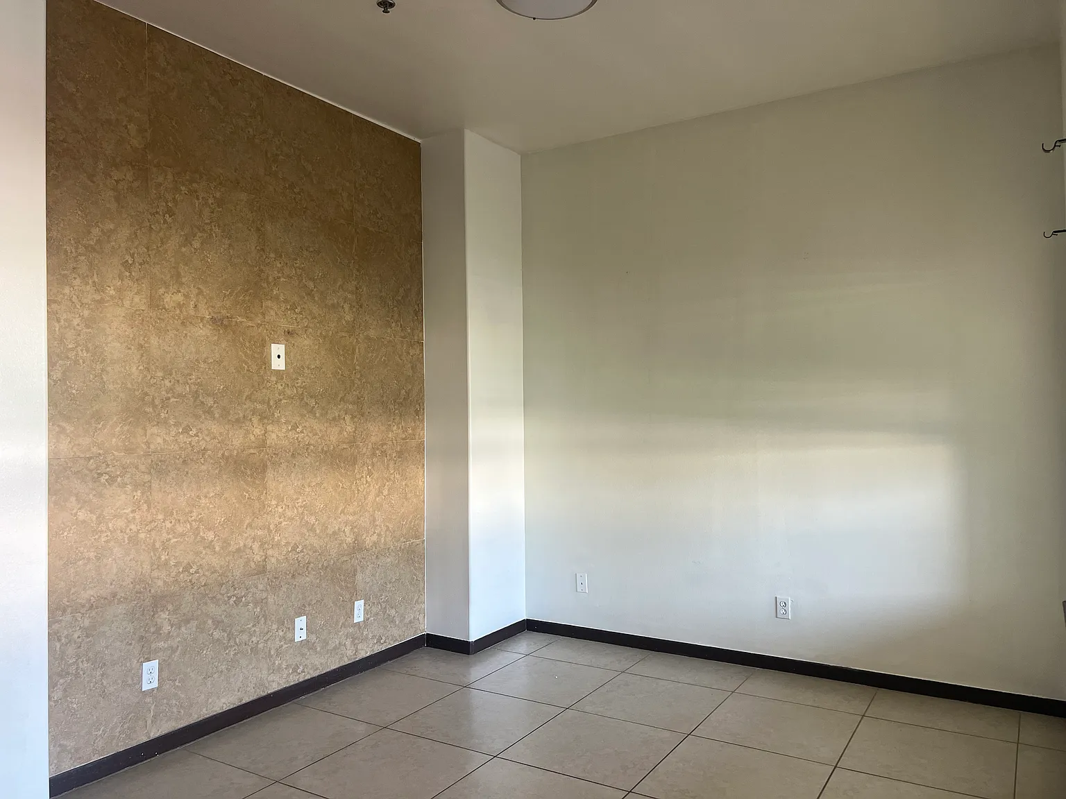 4217 Colbath Ave — Photo 2