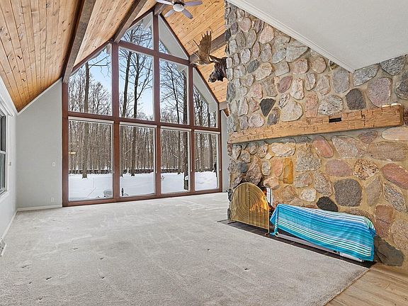 5th image of 15390 Baldwin St