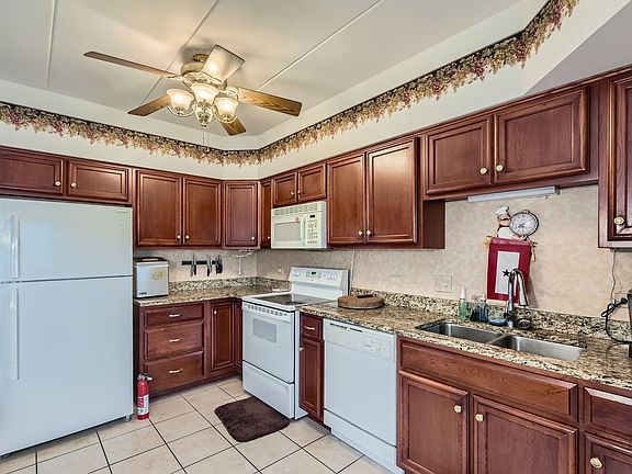 2nd image of 5500 W 115th St #201