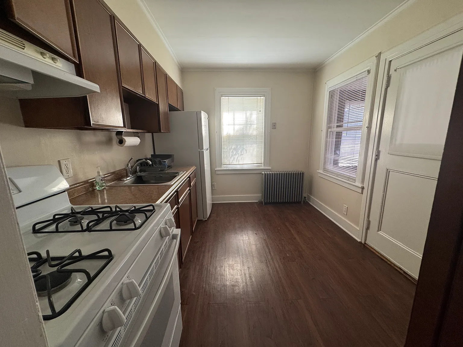 1 bed, 874 sqft, $2,600 — Photo 3
