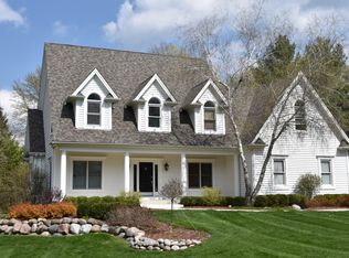 975 S Rawson Bridge Rd, Cary, IL 60013