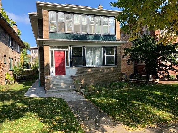 A view from the curb. Your new home at 106 Washington Blvd, Oak Park, IL 60302 is in the Ridgeland Oak Park Historic District.