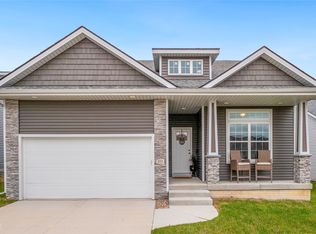 355 SE Hollow Ct, West Des Moines, IA 50265