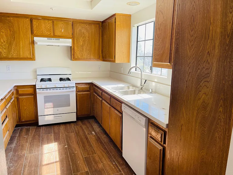5-1625 E Elizabeth St #5 — Photo 7