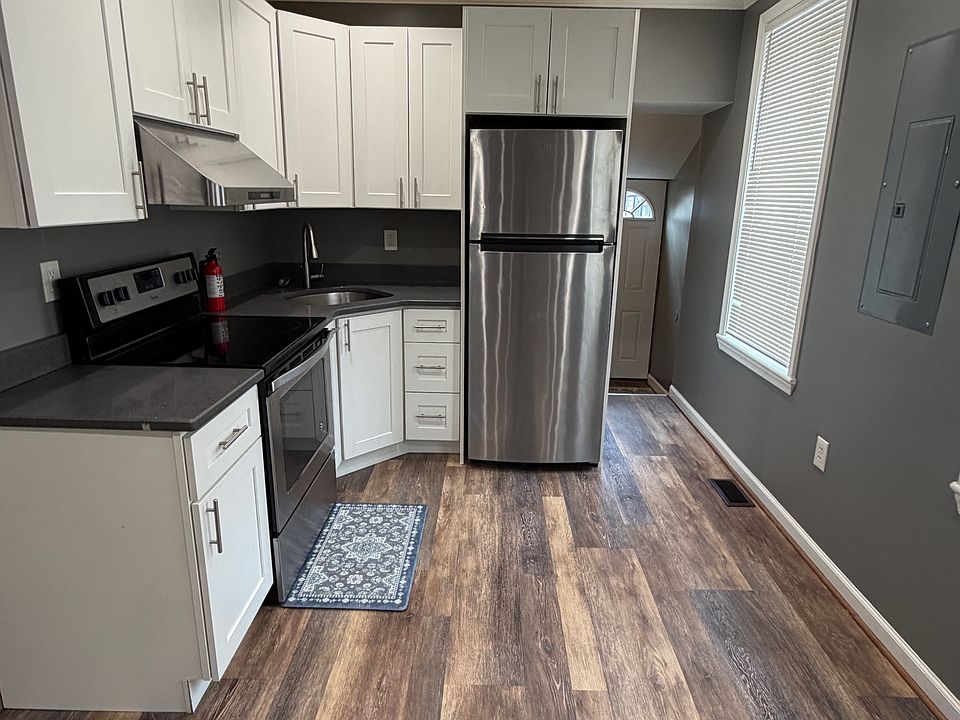 1st image of 956 Belmont Ave #1